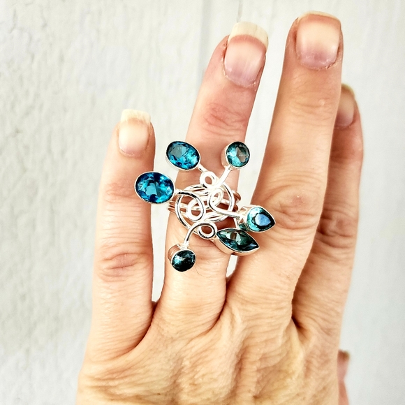 New Twisted Blue Topaz Silver Ring. - Picture 5 of 7